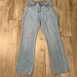 Lee Relaxed Bootcut Jeans for women in a blue light wash denim Size 8